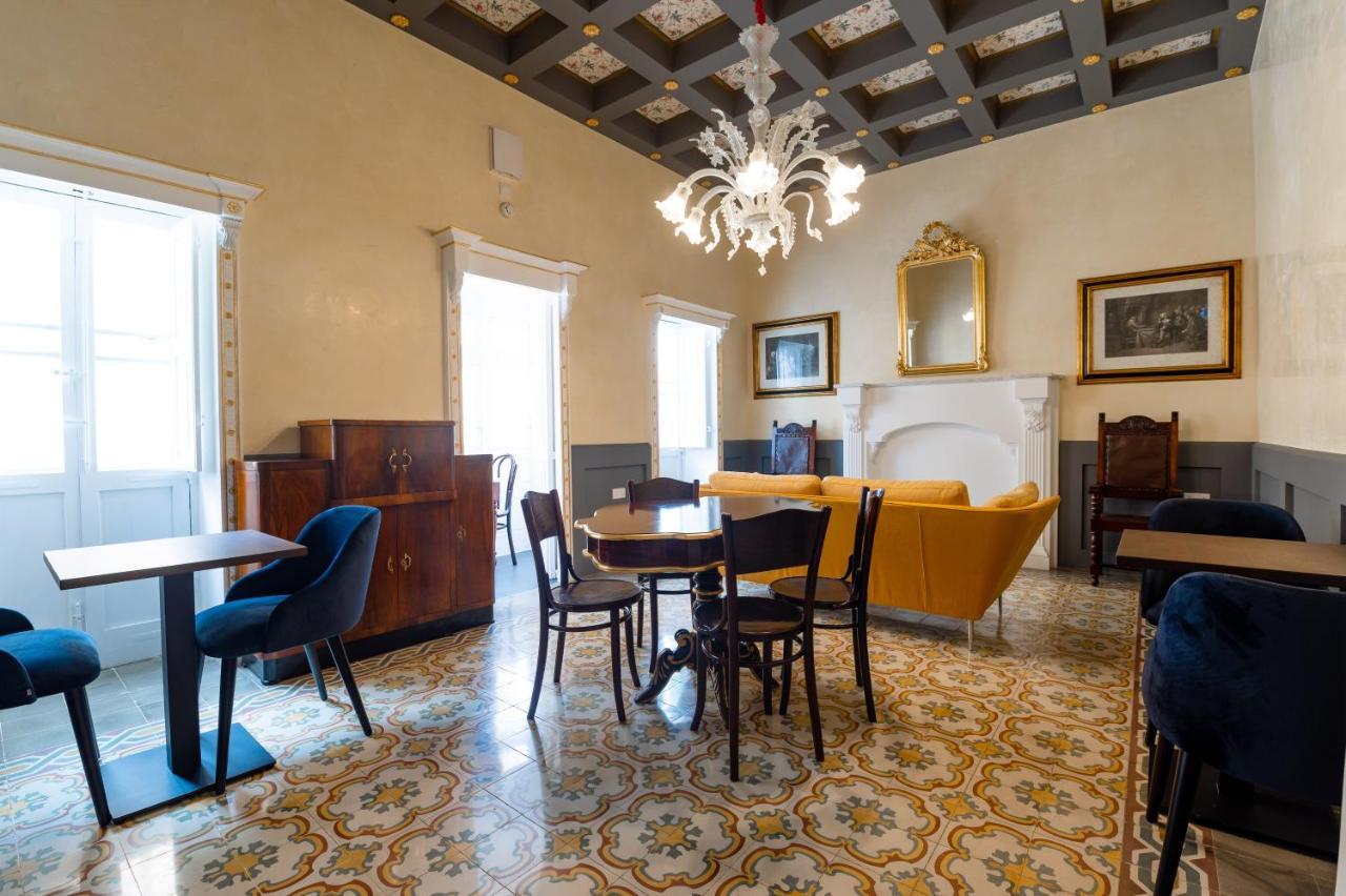 Monreal Boutique Townhouse - R024Rm3 Hotel Paola Luaran gambar