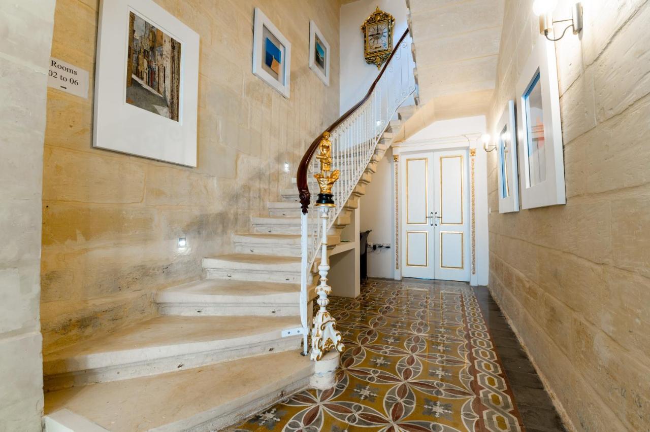 Monreal Boutique Townhouse - R024Rm3 Hotel Paola Luaran gambar